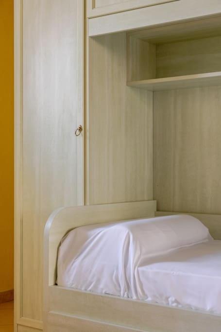 Elegance Apartment Ancient Rovere Σιρμιόνε Εξωτερικό φωτογραφία