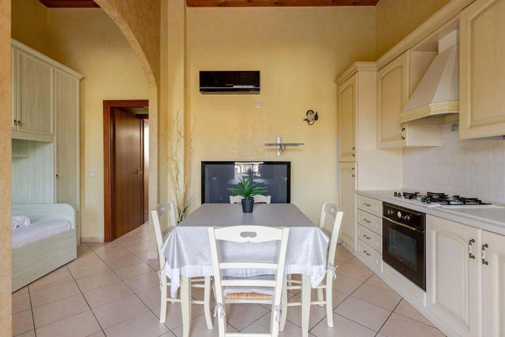 Elegance Apartment Ancient Rovere Σιρμιόνε Εξωτερικό φωτογραφία